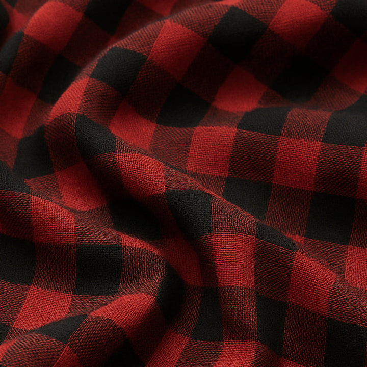 Letnia męska koszula w kratę w czerwono-czarnym kolorze z krótkim rękawem i guzikami - model MTA2678E3U