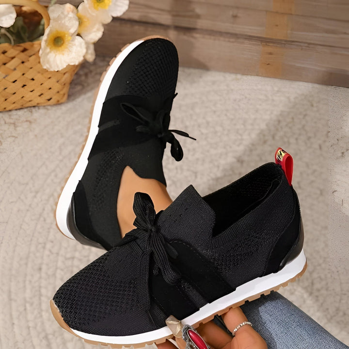 Czarne Siatkowane Buty Slip-On dla Kobiet - Lekkie i Przewiewne Obuwie do Chodzenia