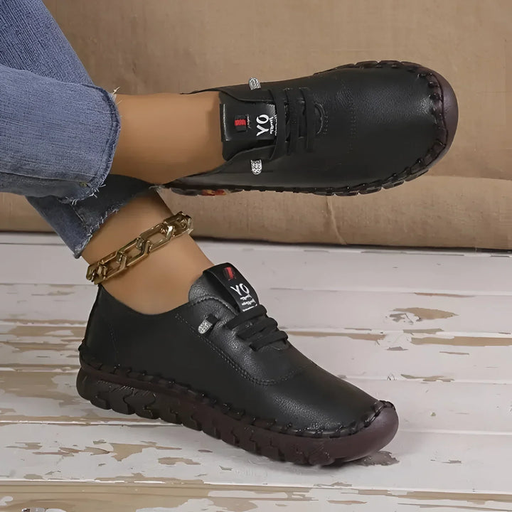 Brązowe Skórzane Mokasyny z Łańcuchem - Eleganckie Damskie Buty na Co Dzień