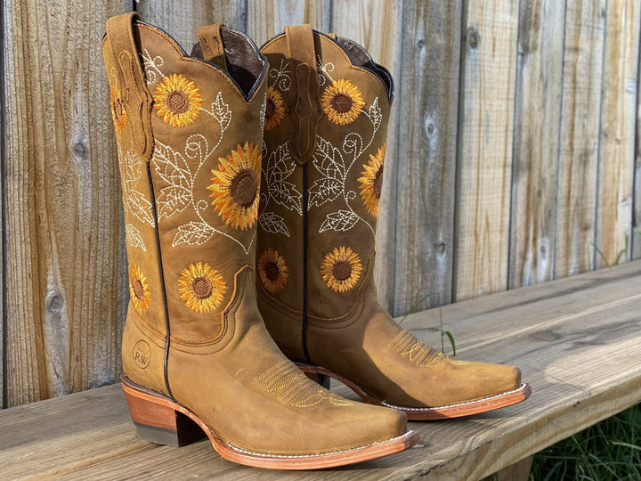 Solara – Damskie botki inspirowane boho w designie słonecznika