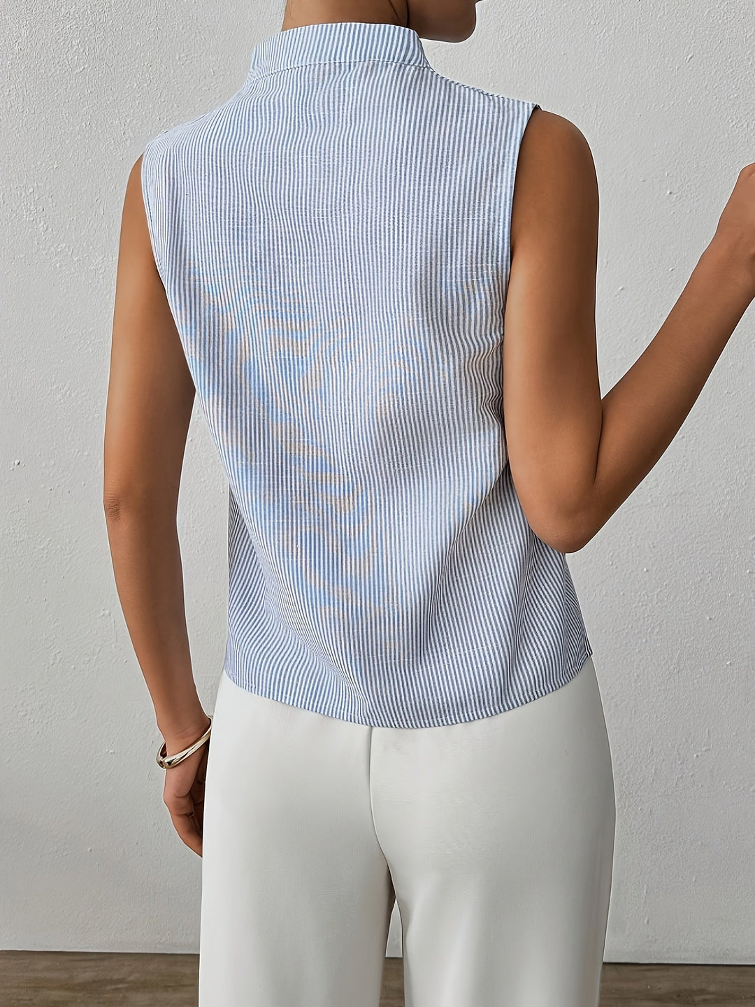 Linea | Bluzka z subtelnymi paskami