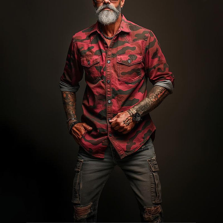 Męska koszula cargo w kamuflażu z kołnierzykiem i kieszenią na piersi - model 17623334Z